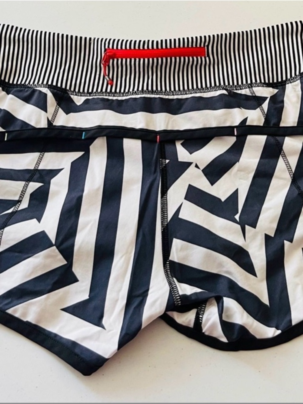 Lululemon Striped Black & White Women’s Athletic Shorts - Picture 7 of 7